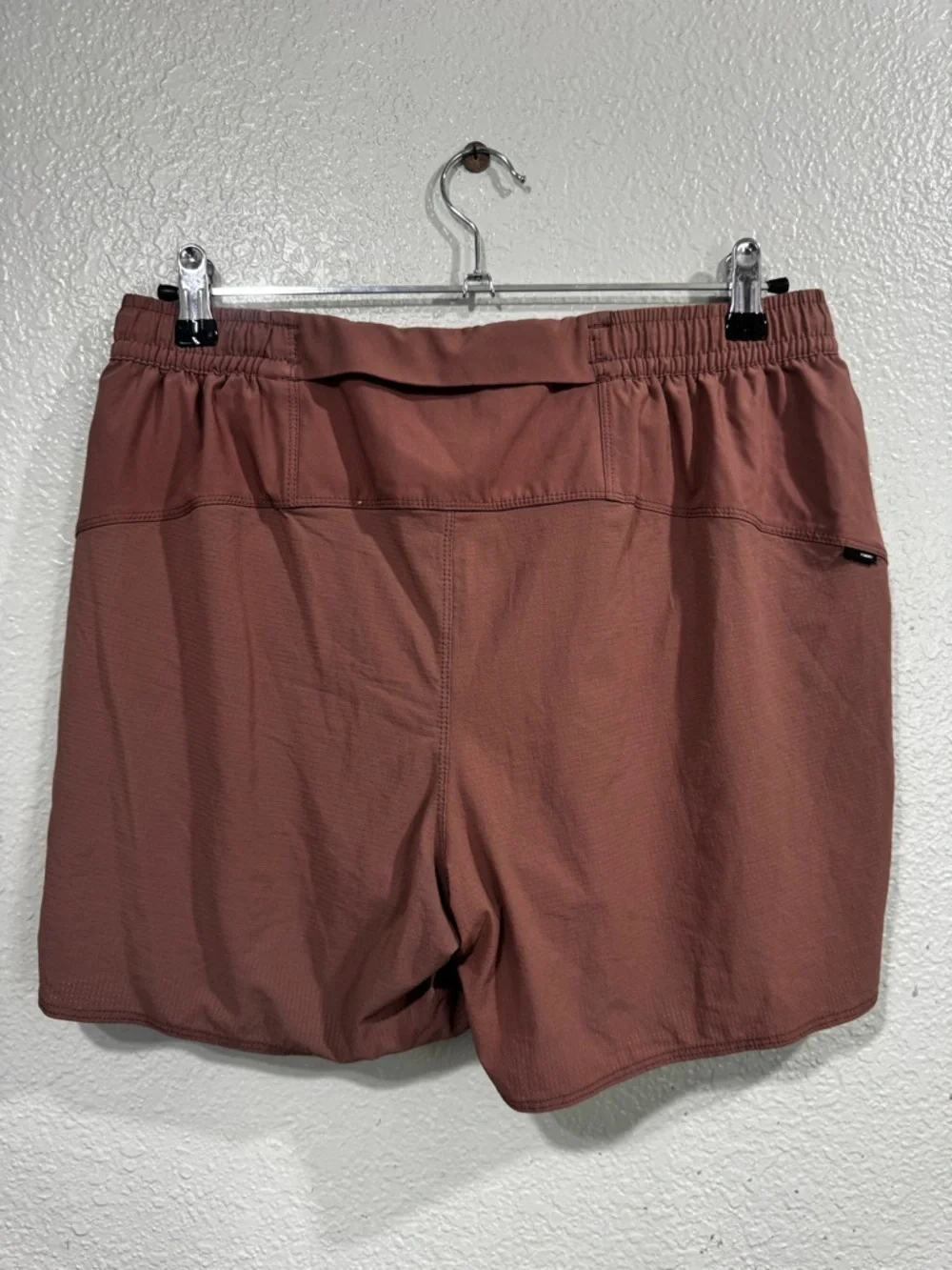 Vuori Men's Course Run Short Terracotta 5” inseam Size Large - Picture 8 of 16